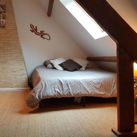 La Belmontaise Bed & Breakfast Beaumont-sur-Sarthe Exterior photo